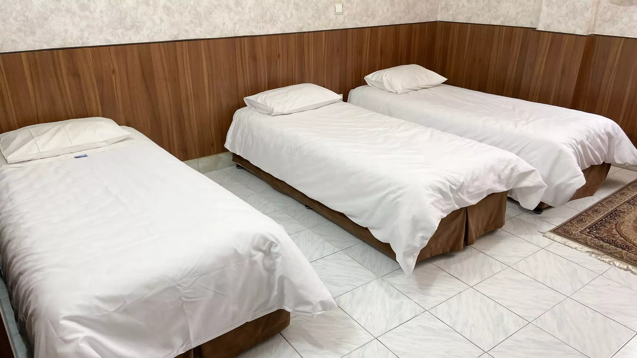 Alibaba https://cdn.alibaba.ir/ostorage/hotel-accommodation-images/6704d88276f5bf0b3af62f82_630cf4bc-2ab4-489b-a29e-15ea330dd4a3_سه تخته (2).webp